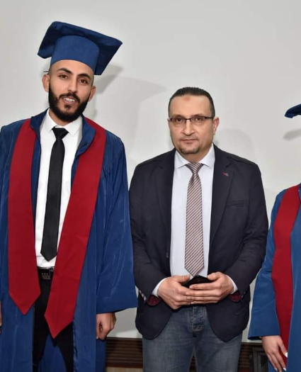 مناقشة مشروع تخرج في كلية الأسنان 